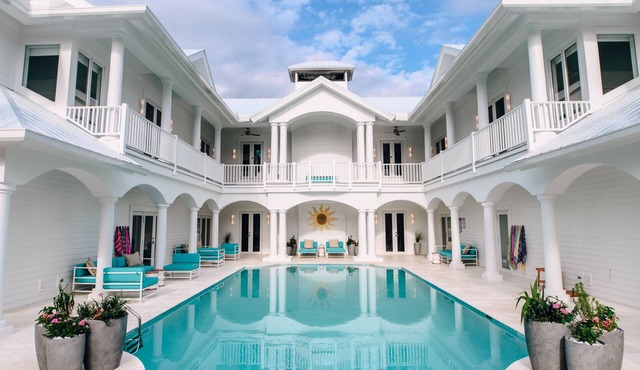 SeaOatsCaptivaIsland: Private Waterfront Estate, Beach, Pool, Dock & Pickleball
