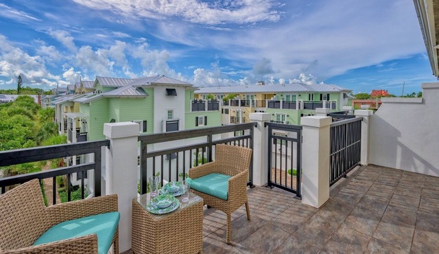 *SEAPORT SENSATION @ OLD TOWN VILLAS* Condo & Pool + LAST KEY SERVICES.