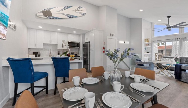 Searenity Suite- Peekaboo Ocean view 1 min walk to Beach