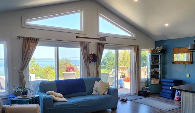 Seas The Day Cottage in SW Port Mouton