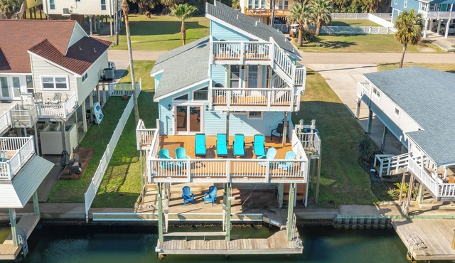Seas the Day - Penthouse-like views Gulf, Beach & Bay!