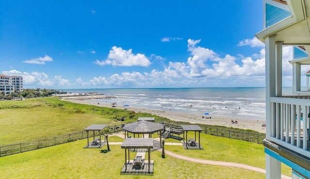 Seascape - Barefoot Bliss - 2/2 Beachfront Condo with Ocean View from Balcony