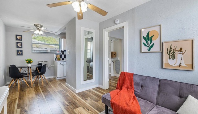 Seascape: Mins to Las Olas & Beach