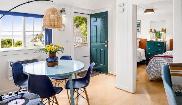 Seascape Motel & Cottages