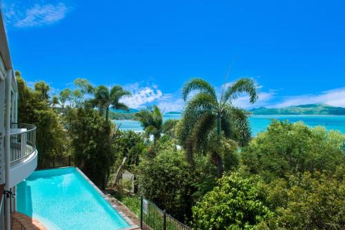 Seascape on Shutehaven - Whitsunday Views Holiday Home
