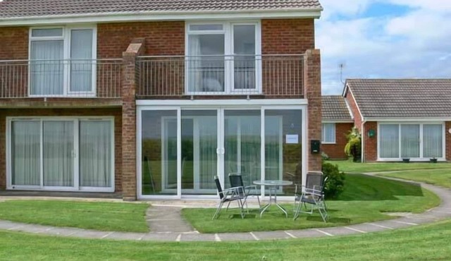 SEASCAPE, pet friendly, country holiday cottage in Kessingland