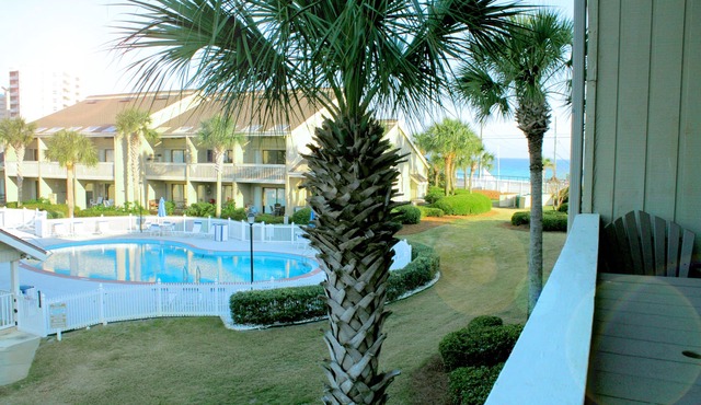 Seascape's Best Location. Closest section to the beach. Walk to concert venue!