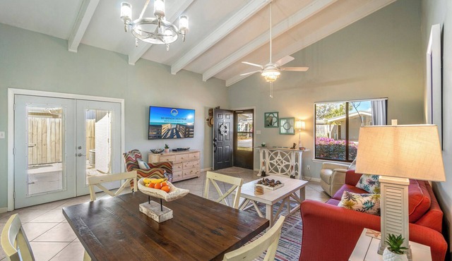 Seascape Tennis Villa 82-A *Remote and quiet villa minutes from the beach*