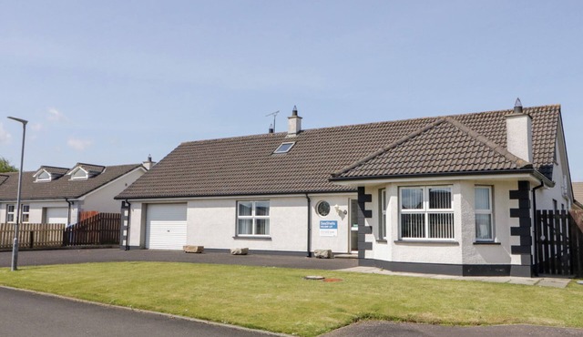 SEASHELLS, family friendly, country holiday cottage in Castlerock