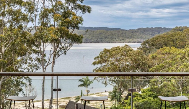 Seashells Lakeside Holiday Perfection