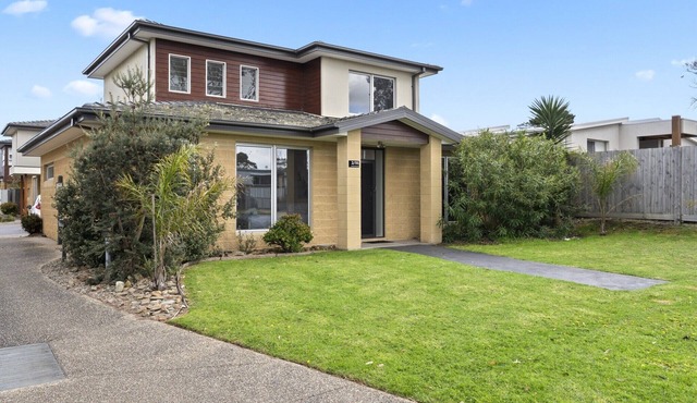 Seaside 3-Bed Home, Direct Beach Access