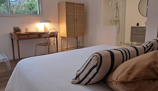 Seaside apartment, 3 minutes from the beach and shops.