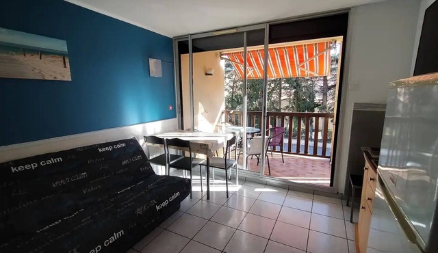 Seaside apartment, air conditioning, parking, swimming pool, 2 bedrooms