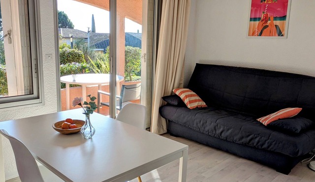 Seaside apartment Sainte Maxime, Gulf of St-tropez. Pine forest.quiet.pool