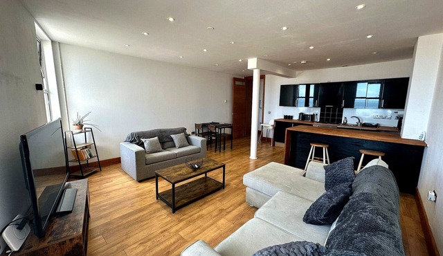 Seaside Apartment, on the doorstep of the Beach!