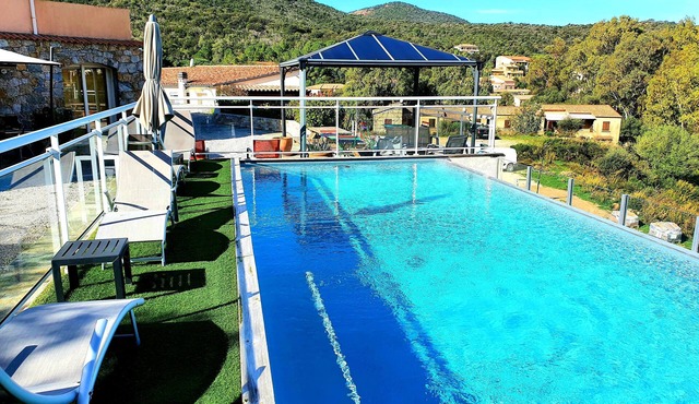 SEASIDE APARTMENT WITH HEATED POOL