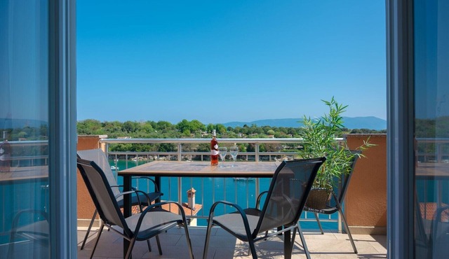 Seaside apartments with amazing ocean view/Duplex apartment with ocean view