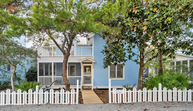 Seaside "Blue Clear Sky" | 2 BR |Pet Friendly| Bikes | Tower |Steps to Beach!