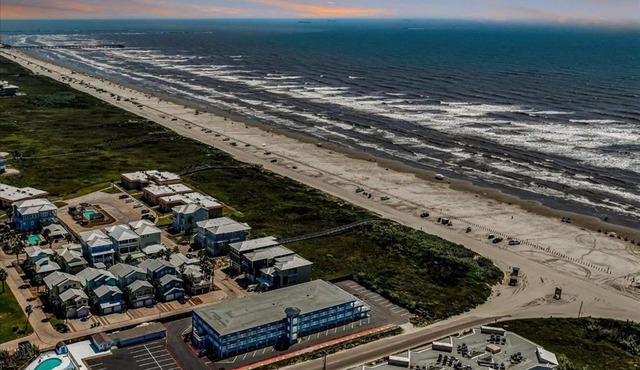 Seaside Boutique Hotel, Waves At Your Doorstep