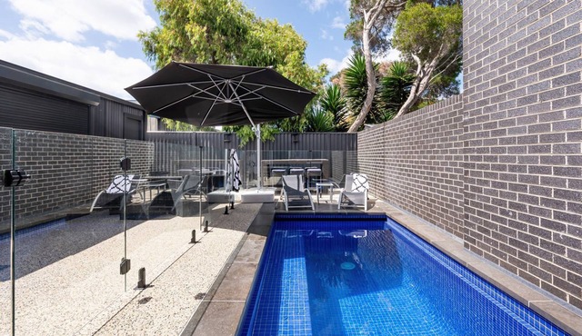 Seaside Breeze Luxe Retreat with Heated Pool