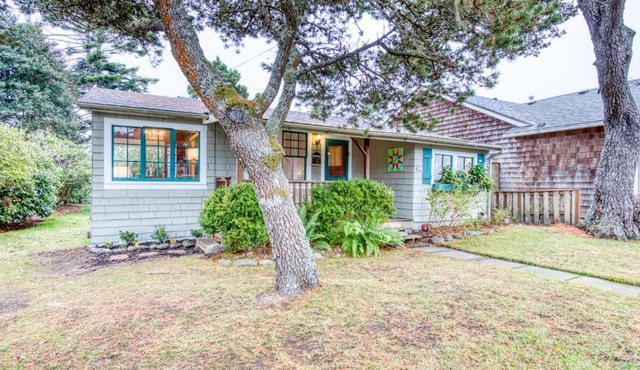 Seaside Classic Cozy Bungalow