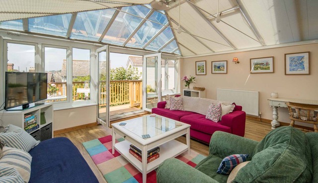 Seaside coastal 3 bed cottage