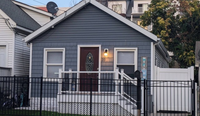 Seaside Cottage 20: 30min to NYC, walk to beach and fishing pier