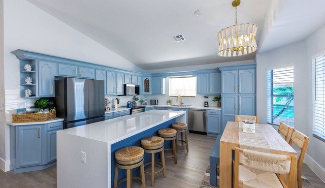 Seaside Cottage in walking distance of downtown Gilbert with charming pool.
