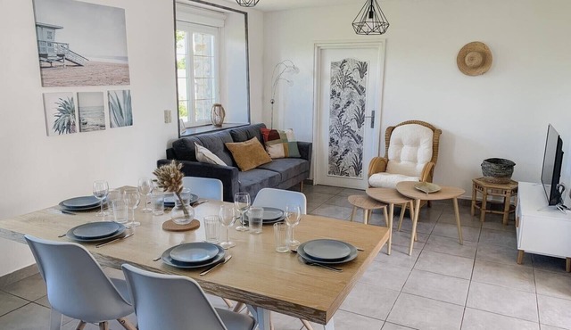 Seaside Cottage - Le Coquelicot