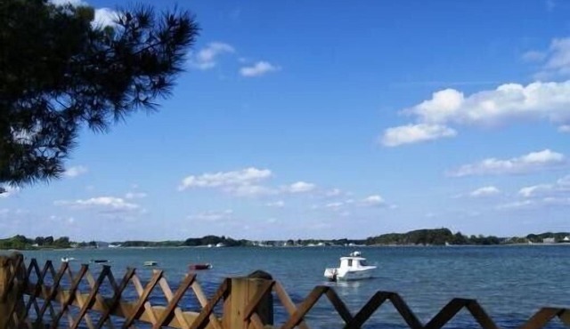 Seaside cottage on shore - Etel ria