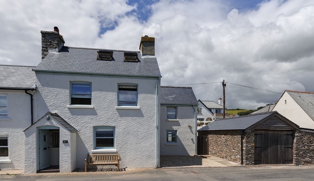 Seaside Cottage - Perfect For Romantic Getaways Throughout The Year