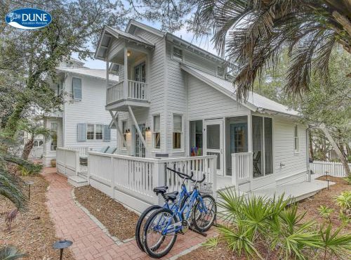 Seaside Cottage "SEA SHACK" Adorable Tupelo Street, Sleeps 4 home