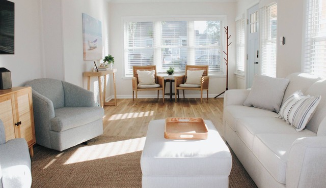 Seaside Cottage - Sleeps 6 - Minutes from beach