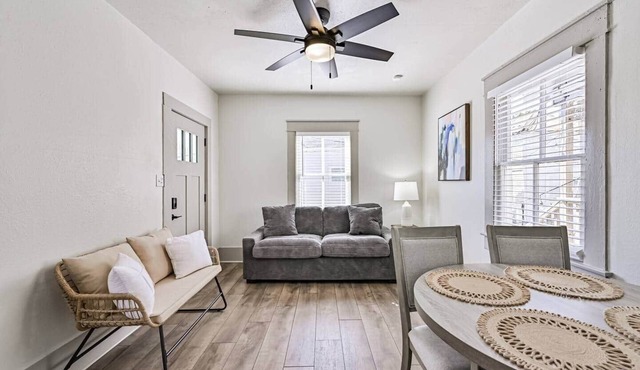 Seaside Cottage-Walk 2 Beach! Close 2 Attractions!