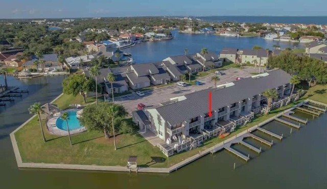 Seaside Cottage, water views, Fishing & Boat Pier!