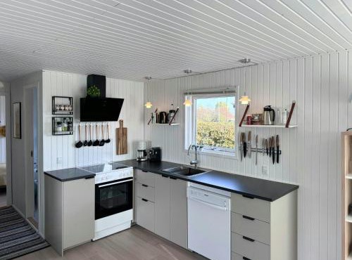 Seaside Cottage With Ocean View At Flovt Beach