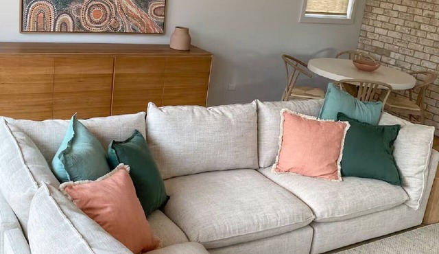 Seaside Daisy 3 Bedrooms 6 Beds