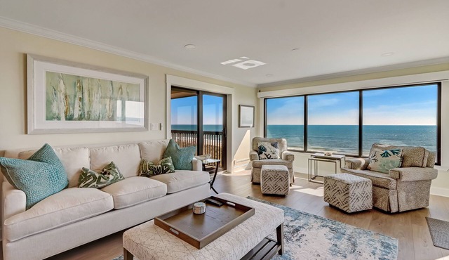 Seaside Elegance: Oceanfront Sunrise Splendor