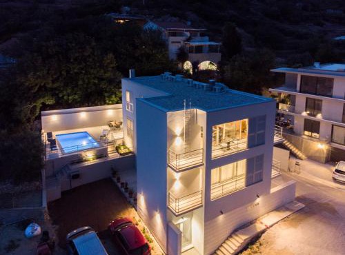 Seaside Elegance Suites