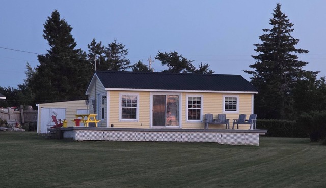 Seaside Escape – 2-Bedroom Oceanview Cottage with Private Beach Access