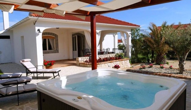Seaside family friendly house with a swimming pool Barbat, Rab (K-22081)