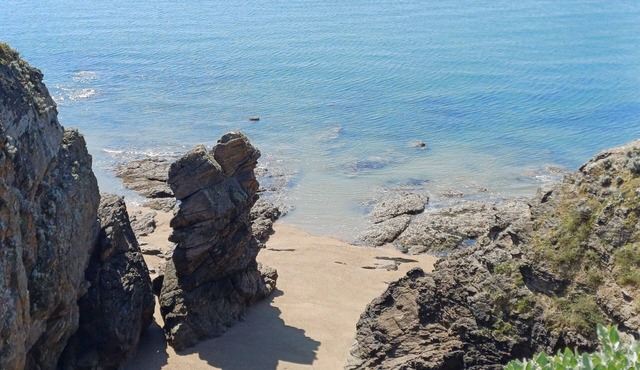 Seaside family home. All on foot!