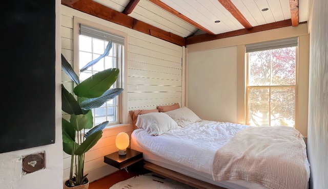 Seaside Getaway Cottage w Deck, Parking, Ocean View, Shops