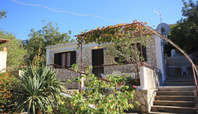 Seaside holiday house Cove Rogačić, Vis (K-8889)