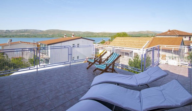 Seaside holiday house Jadrtovac, Šibenik (K-16468)