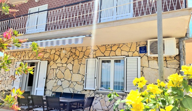 Seaside holiday house Kukljica, Ugljan (K-24011)