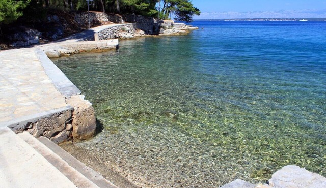 Seaside holiday house Lukoran, Ugljan (K-20384)