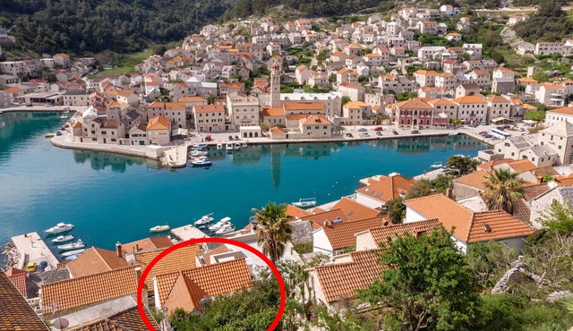 Seaside holiday house Pučišća, Brač (K-14003)