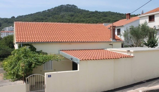 Seaside holiday house Preko, Ugljan (K-12078)
