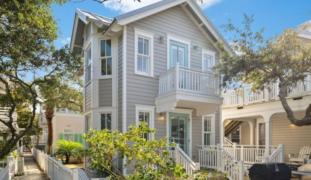 SEASIDE - Holiday Special! 1 BR, 4 ppl Cottage 75 feet from beach access